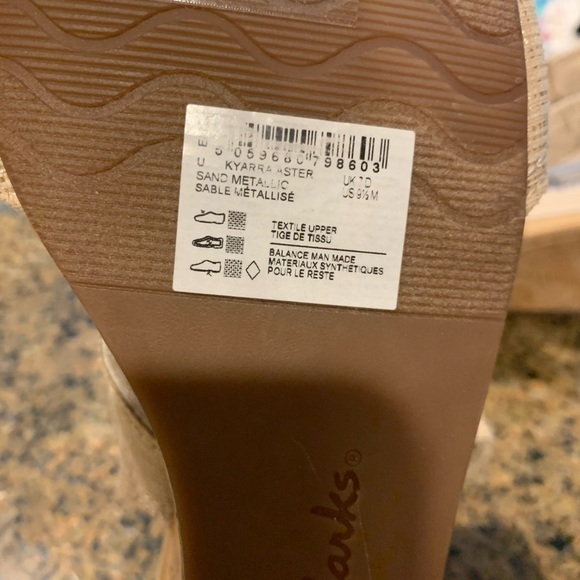 Clarks Collection Women's Cream Wedge Sandals with cork heel. Size 9.5 NWT - Picture 4 of 6